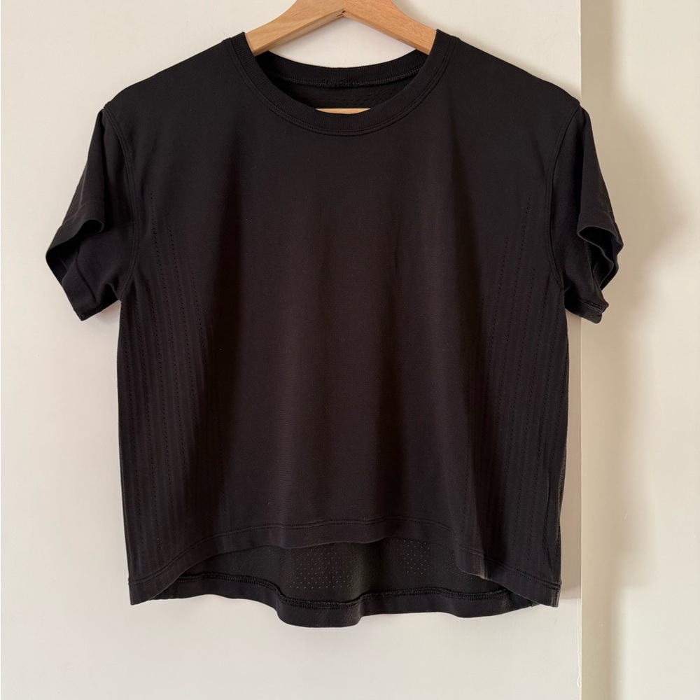 lululemon athletica Black Short Sleeve Tee